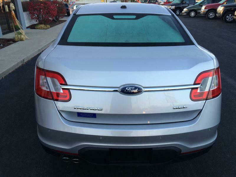 2011 Ford Taurus SEL