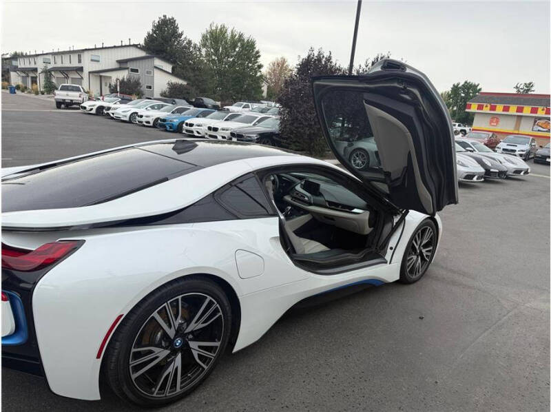 2016 BMW i8