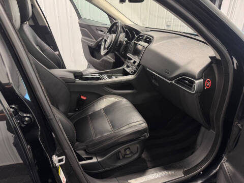 2017 Jaguar F-PACE 35t Prestige