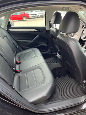 2012 Volkswagen Passat SE PZEV