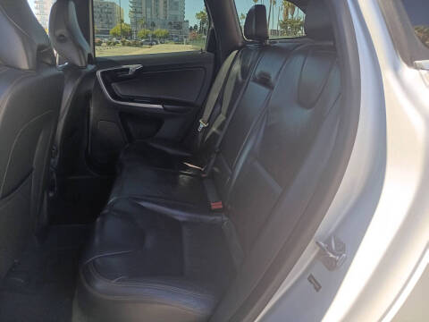 2015 Volvo XC60 T6 Drive-E