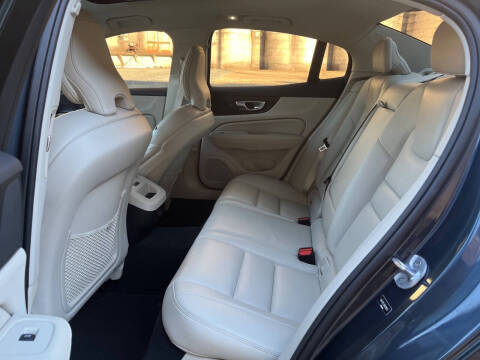 2024 Volvo S60 B5 Plus Dark Theme