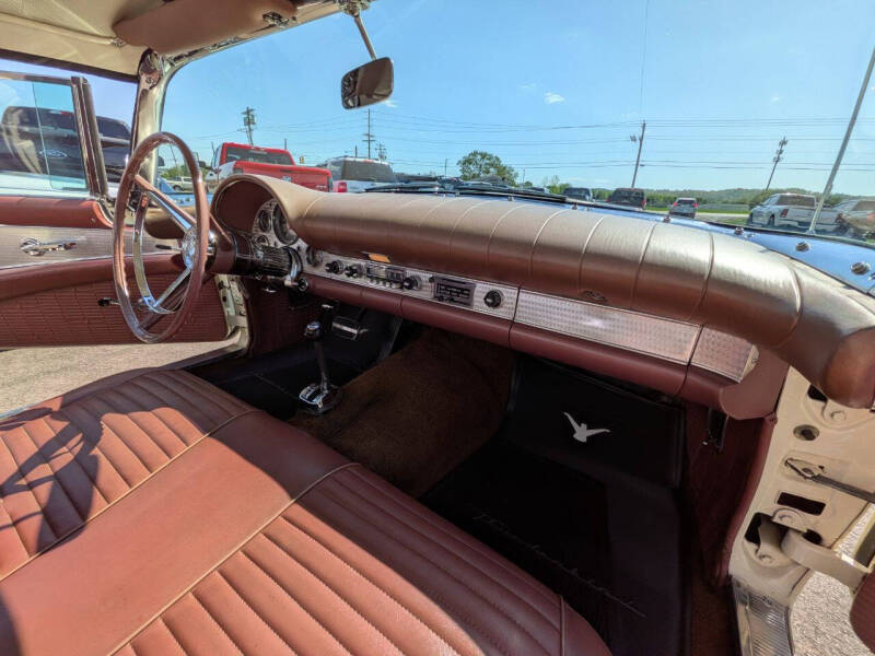 1957 Ford Thunderbird