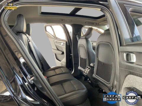 2025 Volvo XC40 B5 Plus Bright Theme