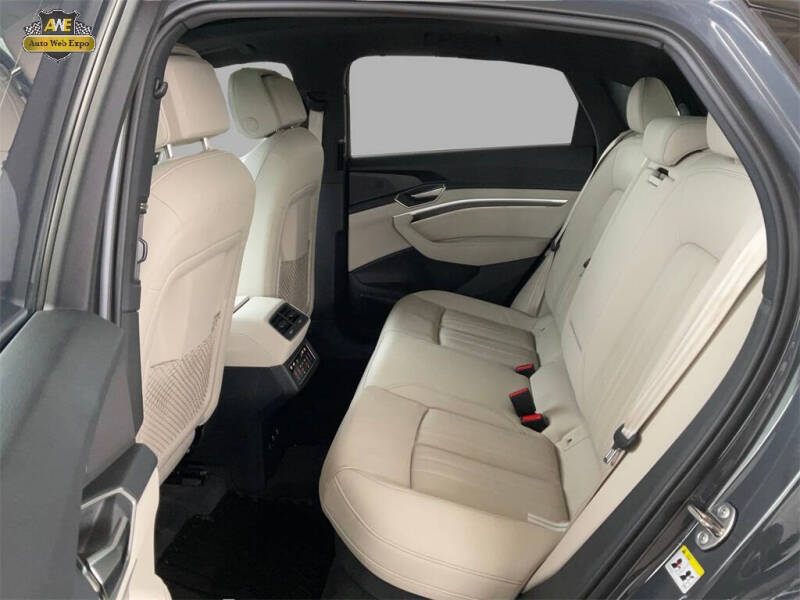 2024 Audi Q8 Sportback e-tron quattro Premium Plus S line