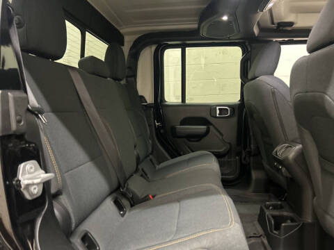 2024 Jeep Gladiator NightHawk