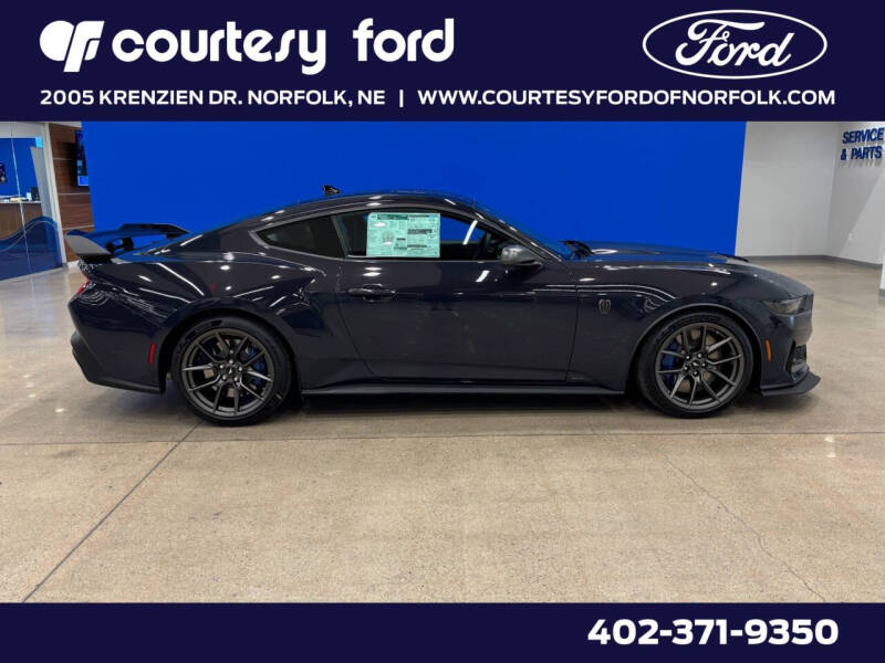 2025 Ford Mustang Dark Horse