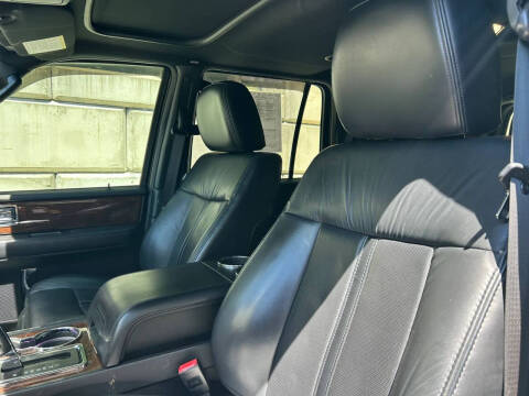 2016 Lincoln Navigator Select