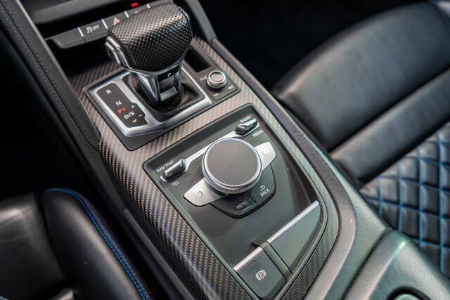2017 Audi R8 33