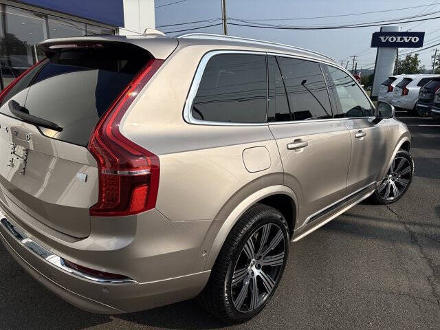 2024 Volvo XC90 Recharge T8 Ultimate Bright Theme 7P