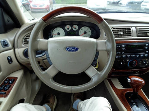 2005 Ford Taurus SEL