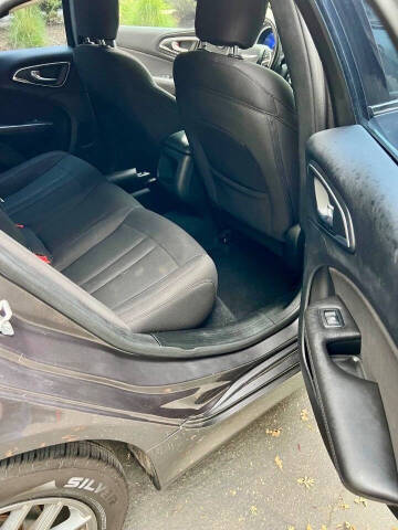 2015 Chrysler 200 Limited