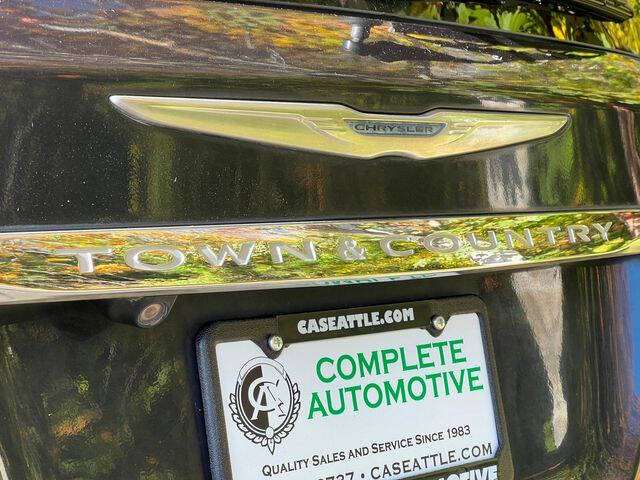 2013 Chrysler Town and Country Touring