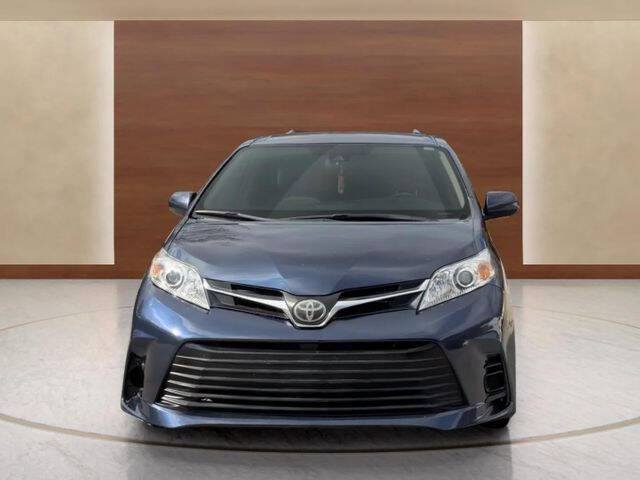 2019 Toyota Sienna LE 8-Passenger