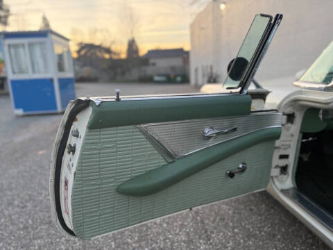 1957 Ford Thunderbird