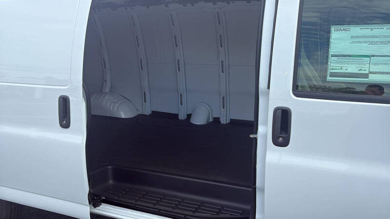 2026 GMC Savana 2500