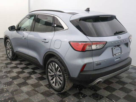 2022 Ford Escape Hybrid Titanium