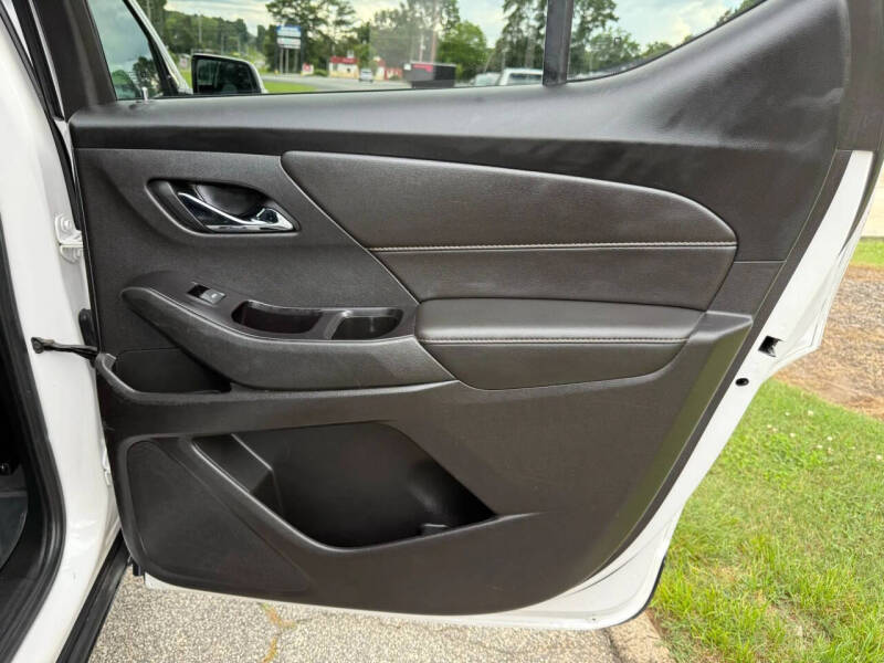 2020 Chevrolet Traverse LT Cloth