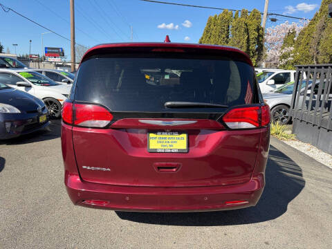 2018 Chrysler Pacifica LX