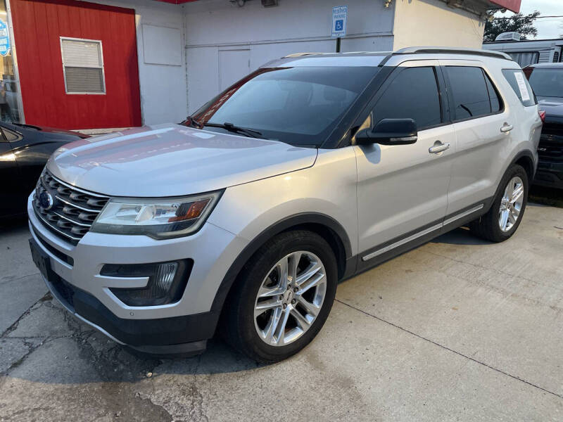 2016 Ford Explorer XLT's photo
