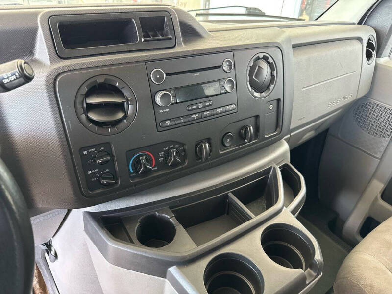 2013 Ford E-Series E-350 SD XLT
