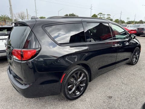 2019 Chrysler Pacifica Touring L Plus