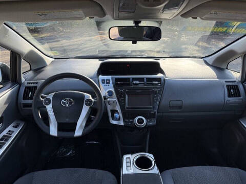 2014 Toyota Prius v Two