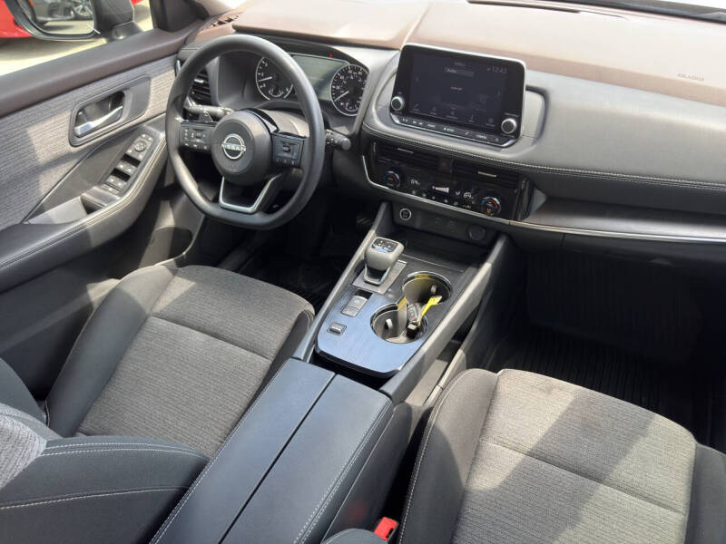 2022 Nissan Rogue SV