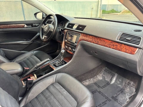 2012 Volkswagen Passat TDI SEL Premium