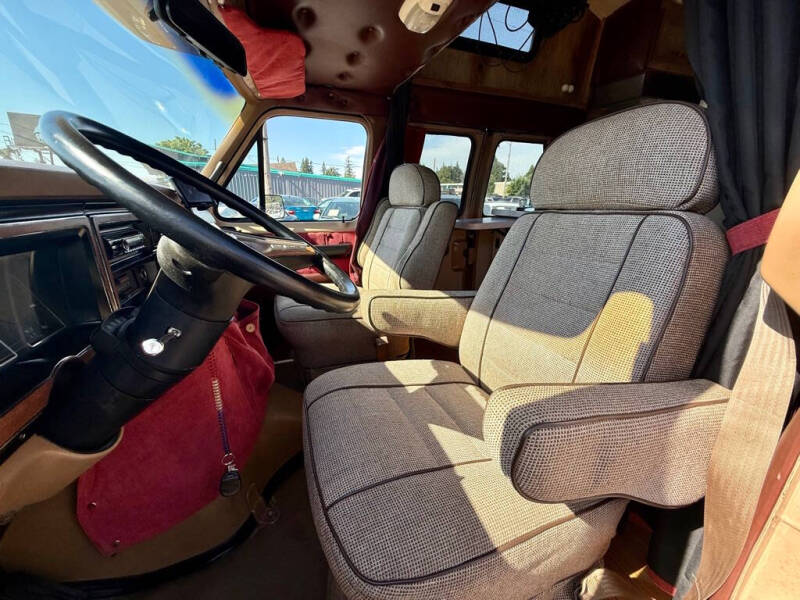 1987 Ford E-250 Super