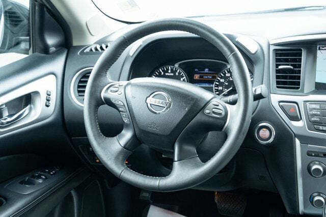 2017 Nissan Pathfinder SL