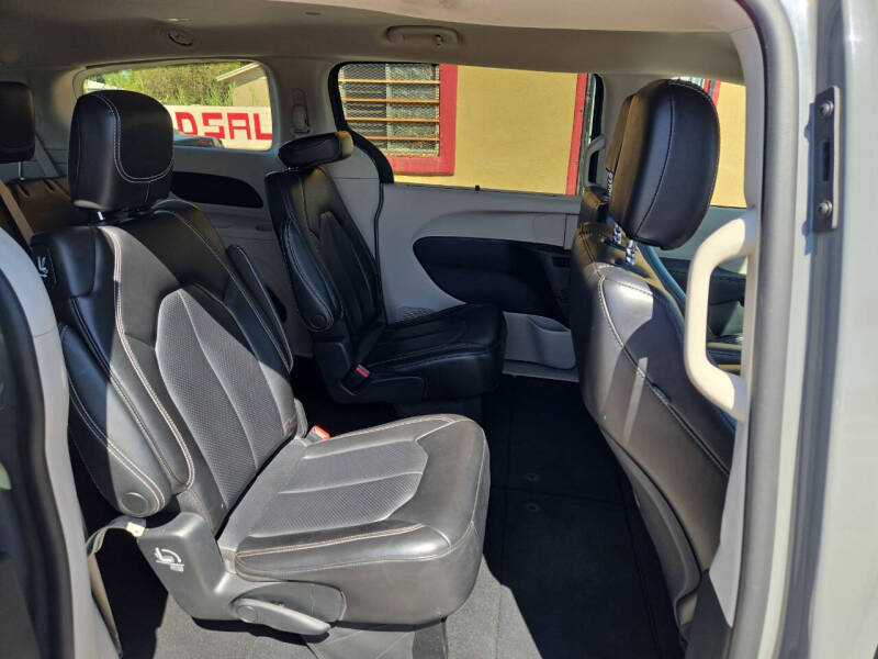2023 Chrysler Pacifica Touring L