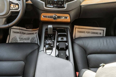 2025 Volvo XC90 B6 Plus Bright Theme 7P