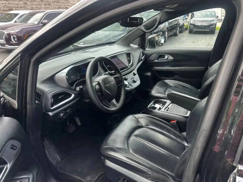 2022 Chrysler Pacifica Hybrid Touring L