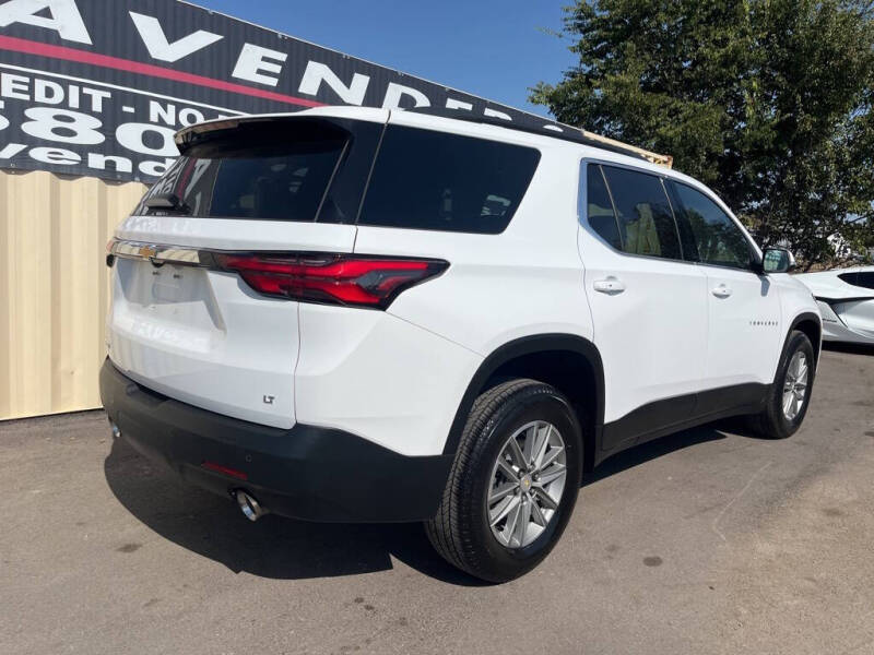 2022 Chevrolet Traverse LT Cloth