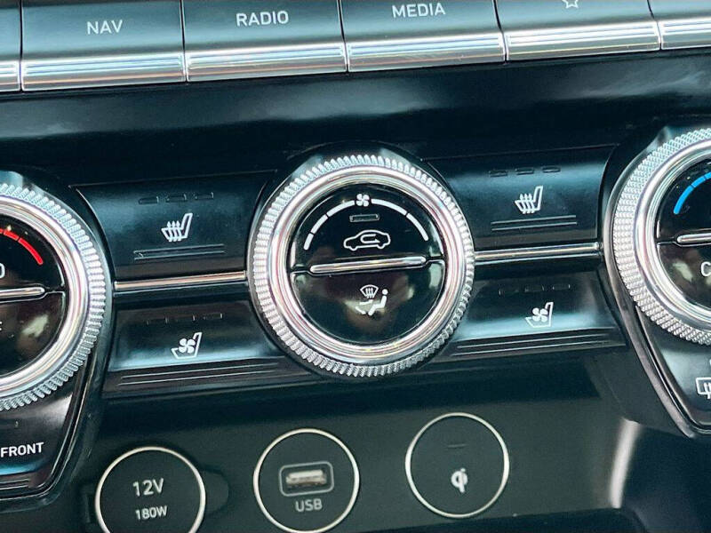 2023 Genesis G70