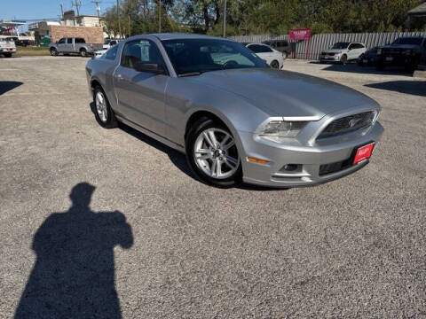 2014 Ford Mustang V6