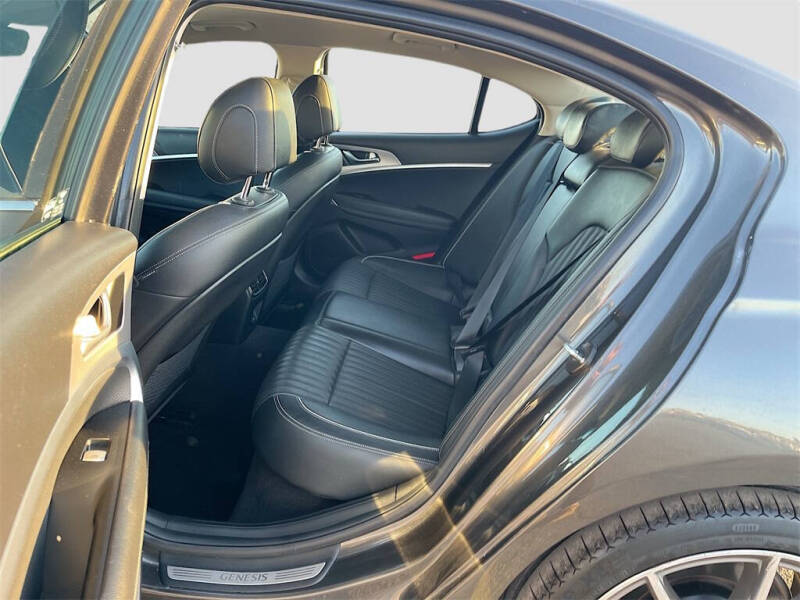 2022 Genesis G70