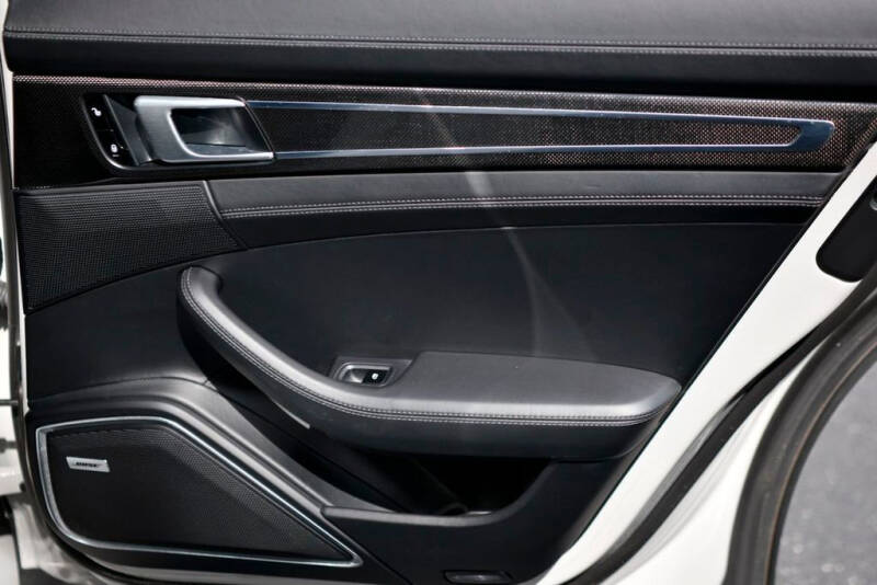 2018 Porsche Panamera Turbo S E-Hybrid