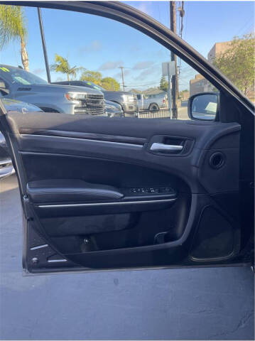 2016 Chrysler 300