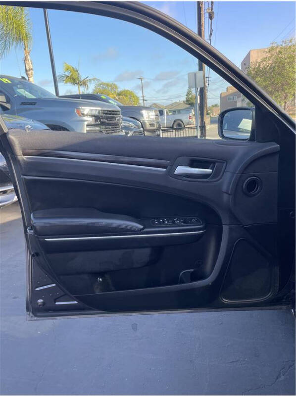 2016 Chrysler 300