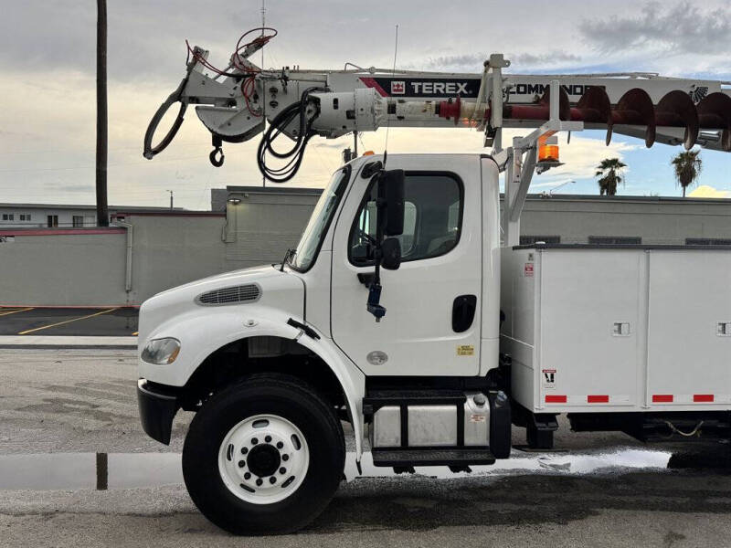 2017 Freightliner M2 106