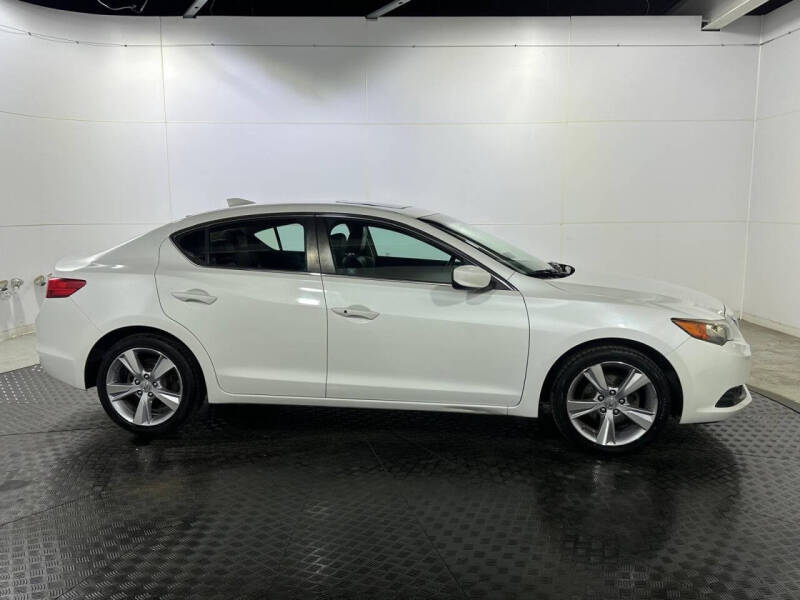 2013 Acura ILX 2.0L w/Tech