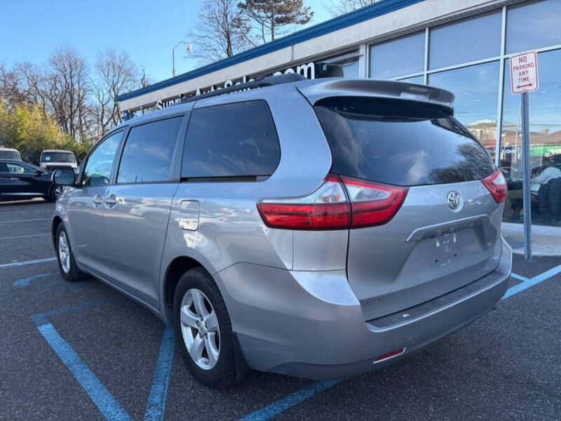 2016 Toyota Sienna