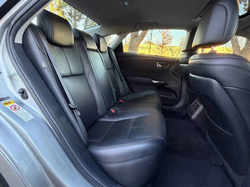 2015 Toyota Avalon Hybrid XLE Touring