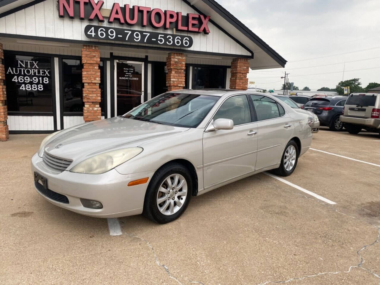 2004 Lexus ES 330 for sale at NTX Autoplex in Garland, TX