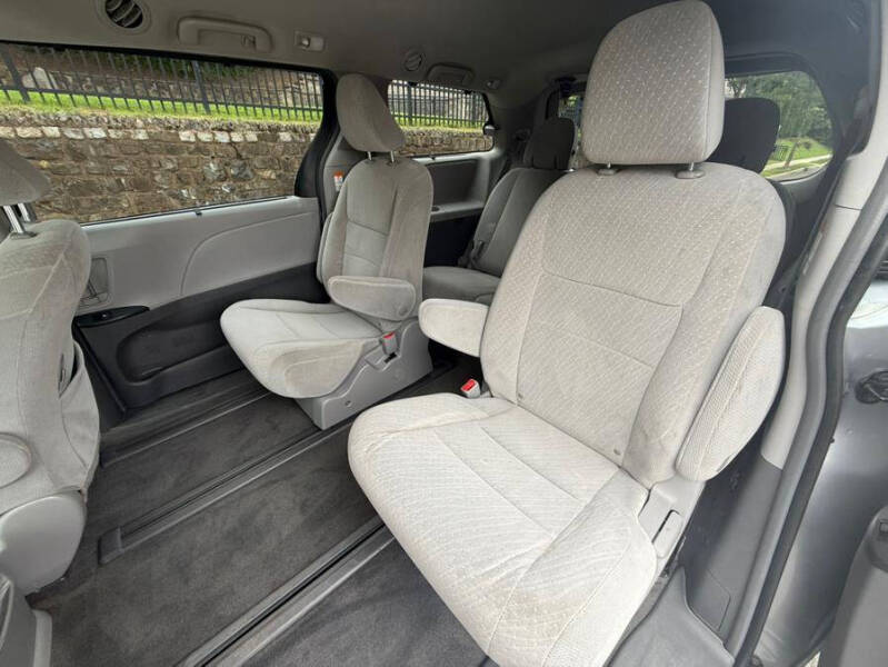 2018 Toyota Sienna LE 7-Passenger