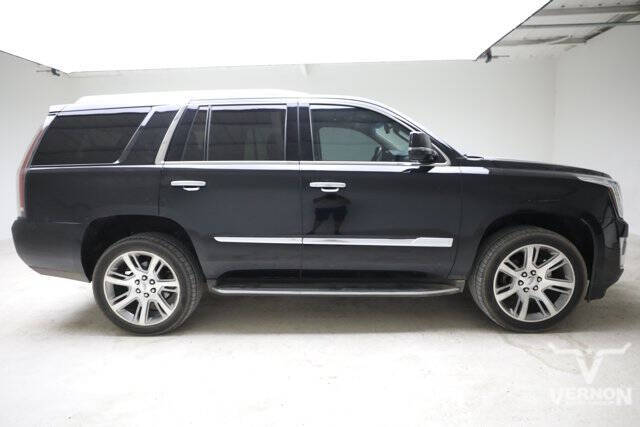 2016 Cadillac Escalade Luxury Collection