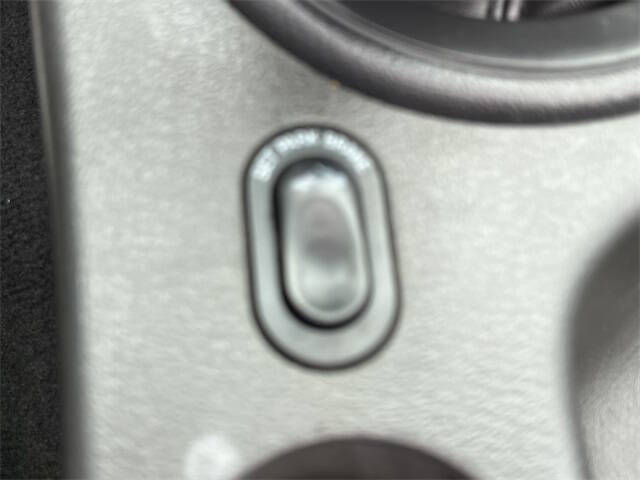 2004 Ford Mustang Deluxe