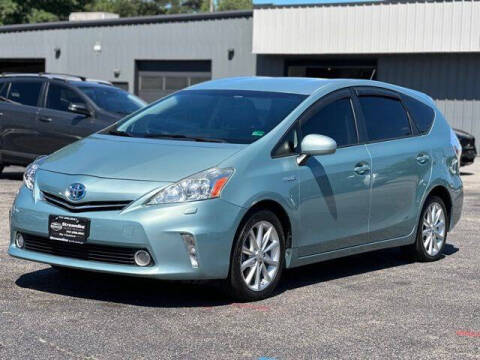 2014 Toyota Prius v Five